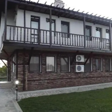 Holiday home Three-bedroom Holiday In Velika Village
