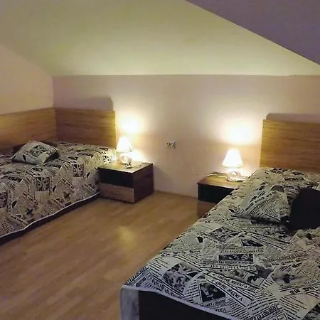 Three-bedroom Holiday In Velika Village
